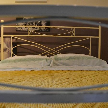 Le Stanze Di Ginevra - Via Tescione Hotell Caserta Eksteriør bilde