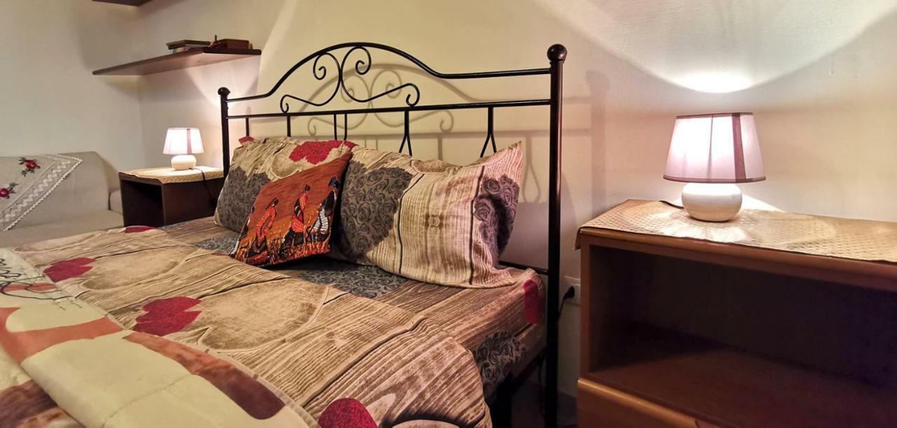 Le Stanze Di Ginevra - Via Tescione Hotell Caserta Eksteriør bilde
