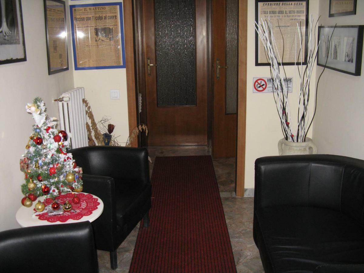 Le Stanze Di Ginevra - Via Tescione Hotell Caserta Eksteriør bilde