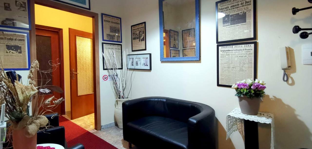 Le Stanze Di Ginevra - Via Tescione Hotell Caserta Eksteriør bilde